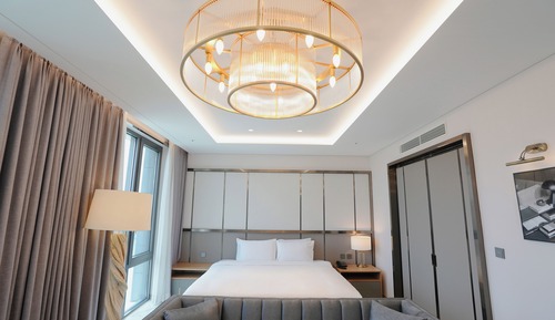 Suite, 1 King Bed (Complimentary Pool Access for 2)