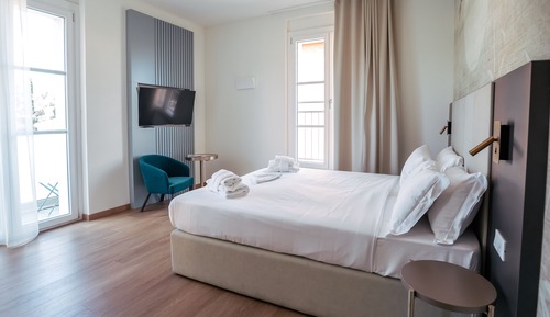 Signature Room