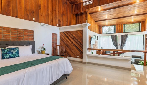 Honeymoon Suite