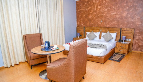 Standard Room, 1 Queen Bed