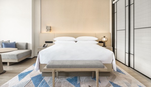 Room, 1 King Bed, Balcony