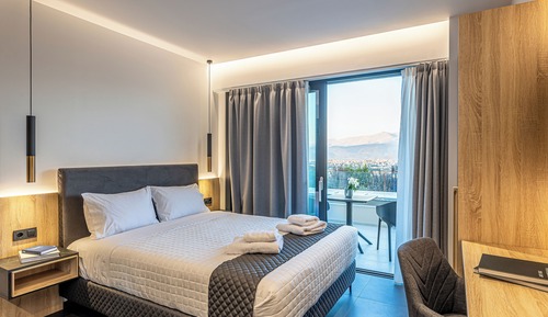 Superior Triple Room, Balcony, City View