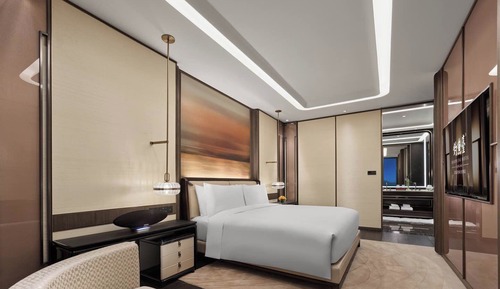 Suite, 1 King Bed (Diplomatic)