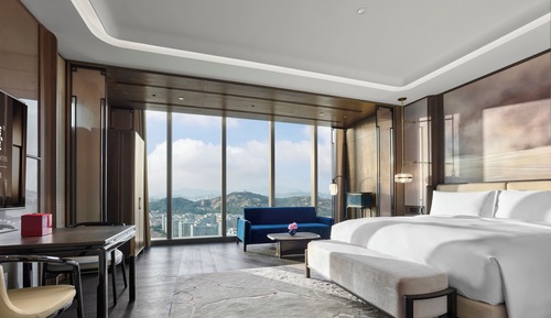 Deluxe Room, 1 King Bed, City View