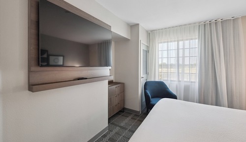 Suite, 2 Bedrooms, Accessible, Kitchen (Mobility, Comm, Roll Shwr)