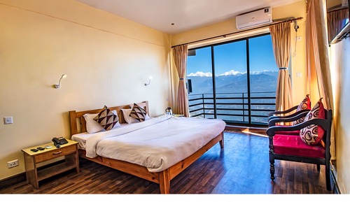 Deluxe Single Room, 1 King Bed, Balcony, Mountain View