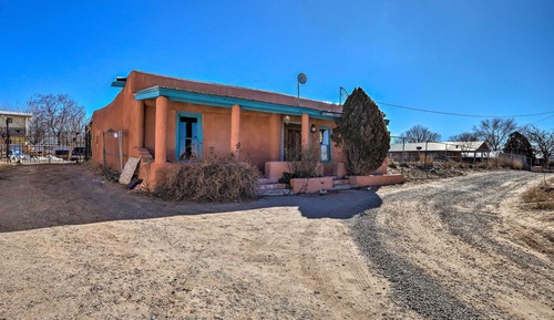 House (2 Bedrooms)
