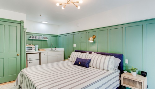 Deluxe Studio Suite, Courtyard View