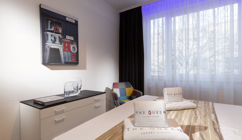 Deluxe Apartment