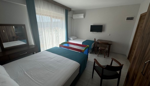 Family Room, 1 Bedroom
