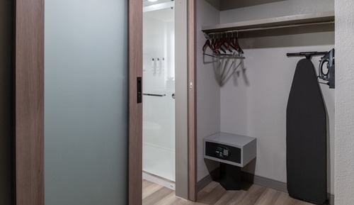 Room, 1 King Bed with Sofa bed, No View (Hearing Accessible)