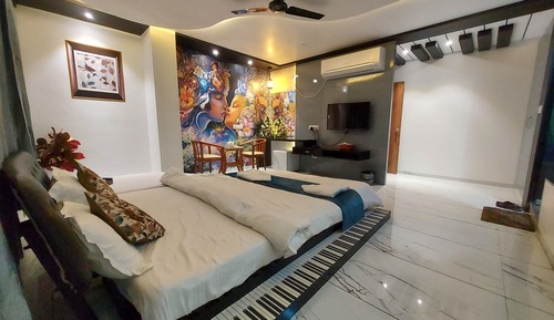 Luxury Suite