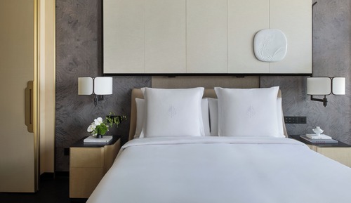 Executive Lake View Room
