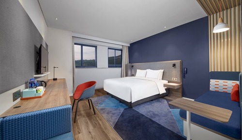 Standard Room, 1 King Bed (Low Floor)
