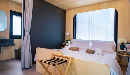 Suite (Victoria)
