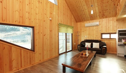 Room (Moon (duplex))