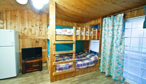 Room (Green)