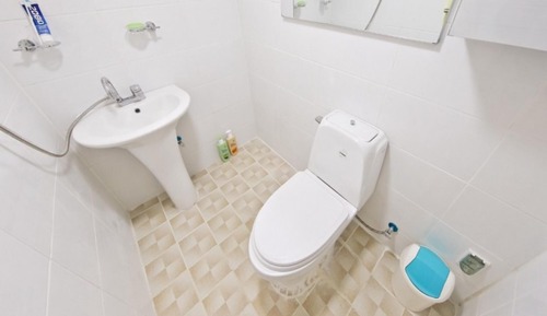 Room (Eoulim)
