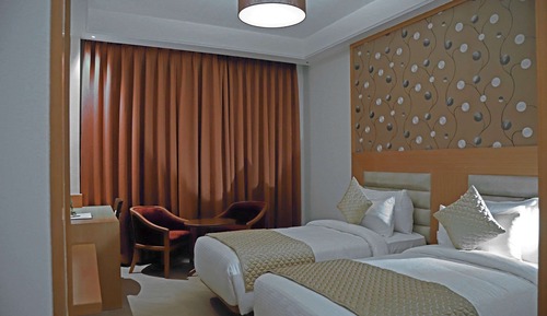 Deluxe Room, 2 Twin Beds, Non Smoking