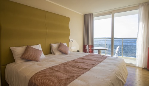 Suite, Sea View