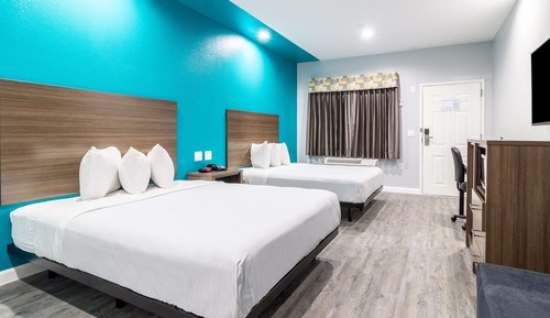 Room, 2 Queen Beds, Accessible, Non Smoking