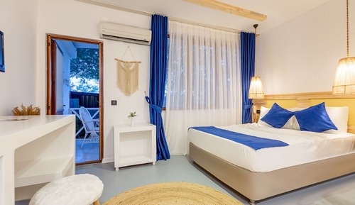 Double Room, Balcony, Partial Sea View