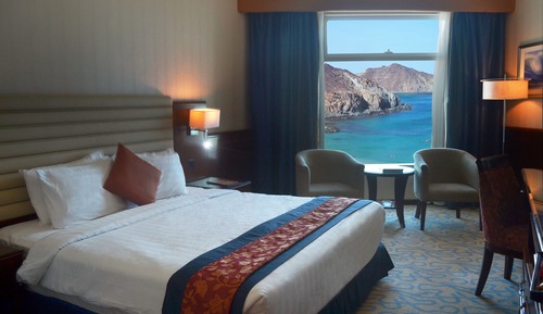 Deluxe King Partial Sea View