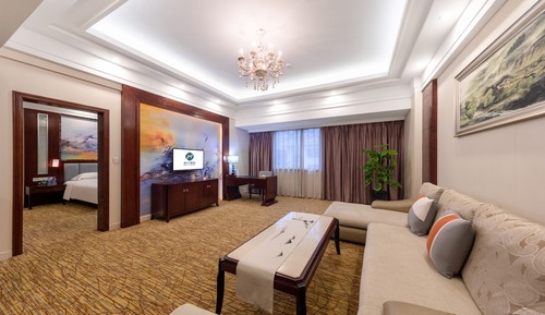 Deluxe Suite