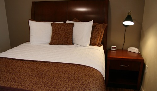 Standard Room, 1 Queen Bed