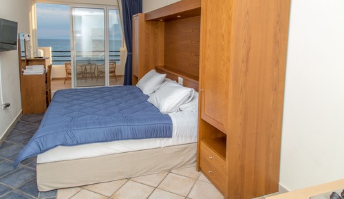 One Bedroom Apartment, Sea View