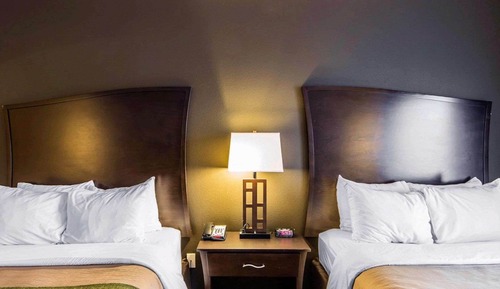Standard Room, 2 Queen Beds, Non Smoking