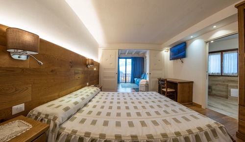Superior Suite, Jetted Tub