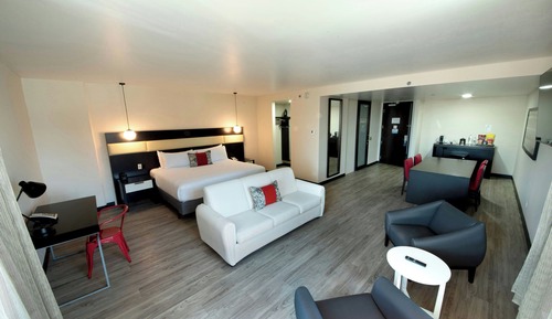 Suite, 1 King Bed with Sofa bed, Non Smoking