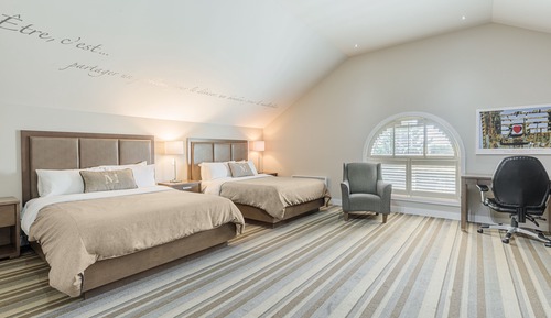 Family Studio Suite, 2 Queen Beds, Kitchenette