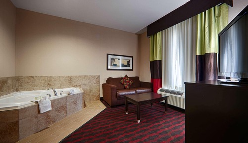 Suite, 1 King Bed, Non Smoking, Jetted Tub (with Sofabed)