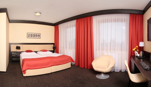 Business Suite (1 Living Room + 1 Bedroom)
