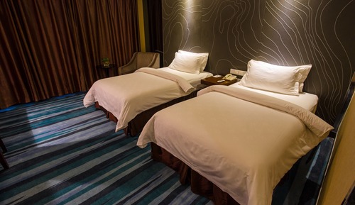 Twin Room (Super Sassy)