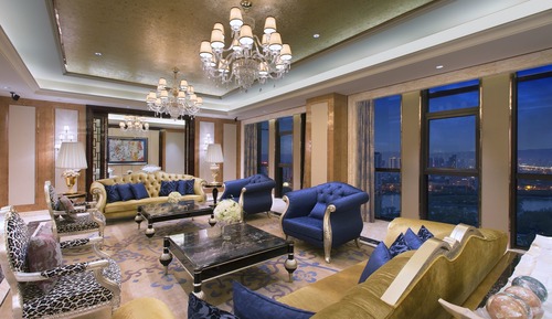 Deluxe Suite