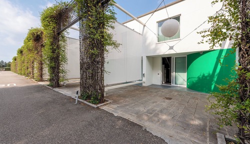 Deluxe Room, Annex Building