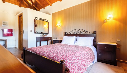 Traditional Studio Suite, Pool View