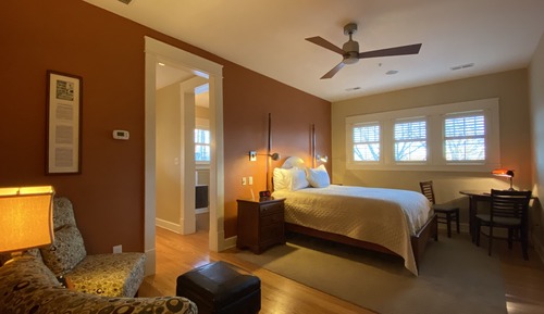 Room, 1 Queen Bed, Refrigerator & Microwave