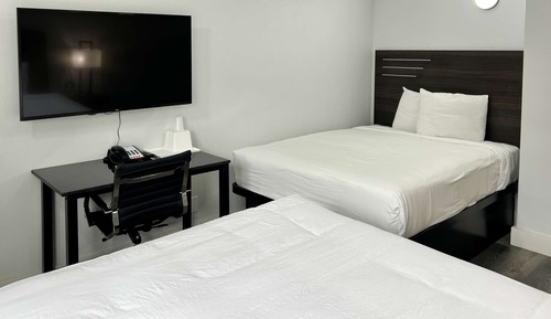 Deluxe Room, 2 Queen Beds, Non Smoking, Refrigerator & Microwave