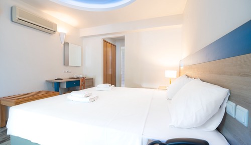 Economy Room