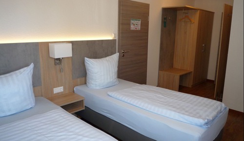 Classic Double or Twin Room, Private Bathroom