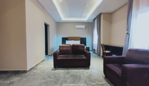 Residency Executive Suite