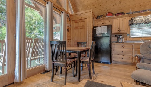 Studio (2 Bedrooms)