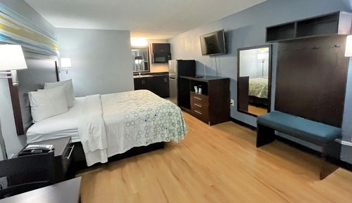 Standard Studio, 1 King Bed, Non Smoking