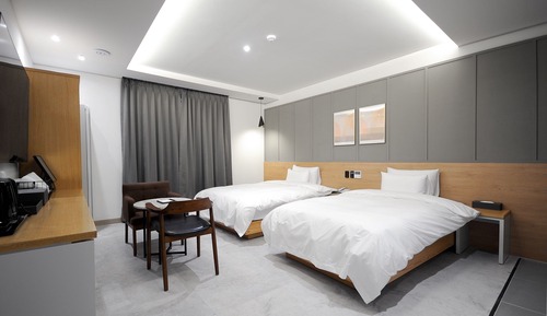 Deluxe Twin Room