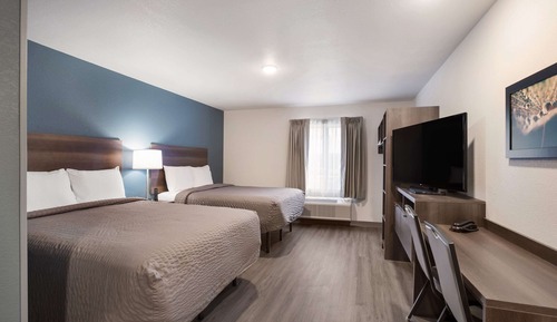 Queen Suite Two Queen Beds