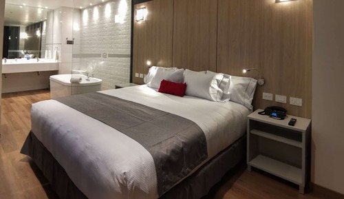Suite, 1 King Bed, Non Smoking (Relax)